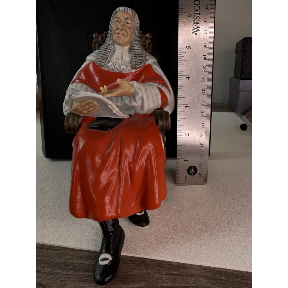 Vintage Royal Doulton "The Judge" Porcelain Figurine HN 2443 Barrister England - Picture 8 of 9